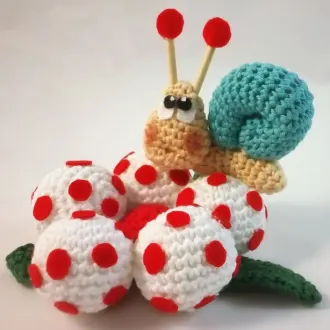 Улитка в цветке