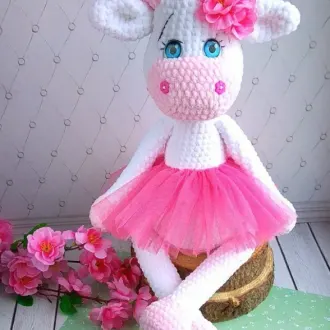 Коровка Майя в платье