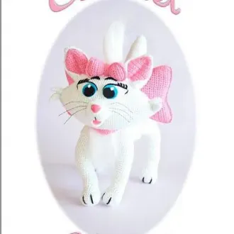 Кошка белая с бантиком