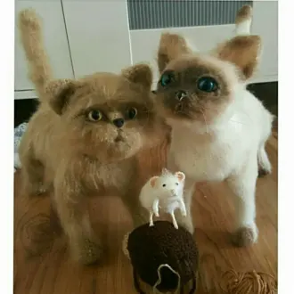 Кошки с мышкой