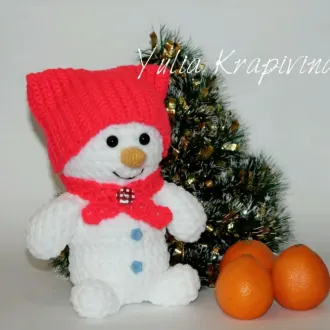 Снеговик в шапке
