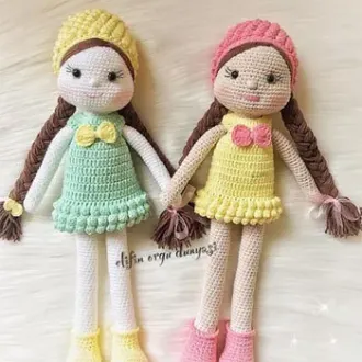 Девочка с косичками