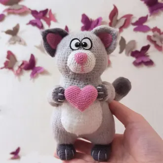 КОТИК С СЕРДЦЕМ