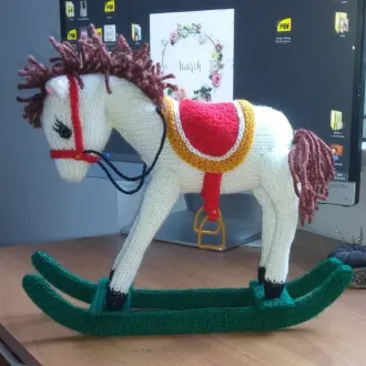 Лошадка спицами