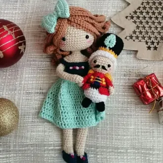 ‍Куколка с щелкунчиком