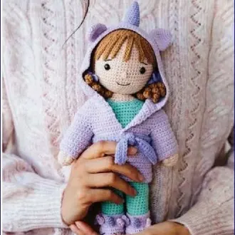 Куколка в халате