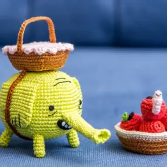 Герои мультфильма «Tree Trunks»