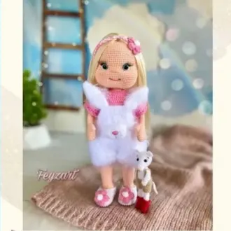 Куколка в комбинезоне зайки