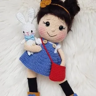 Куколка с зайкой