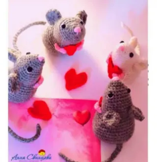 Мышонок с сердечом