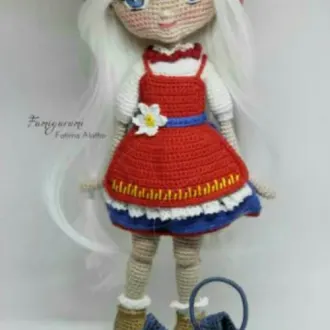 Кукла Белоснежка с лейкой