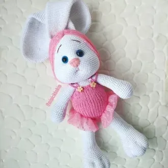 Зайка в розовом