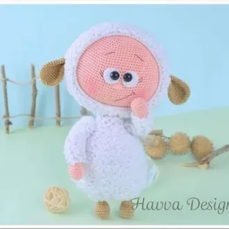 Бонни в костюме