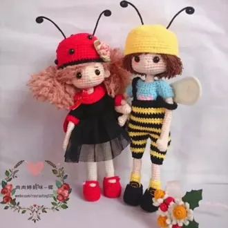 Куколки в костюме букашек