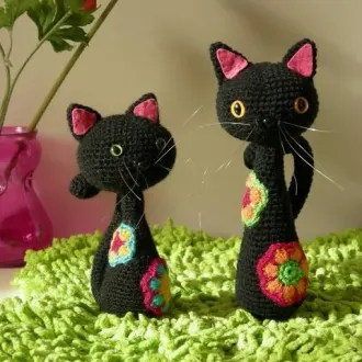 Черные кошечки