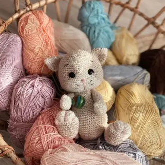 Маленький котенок