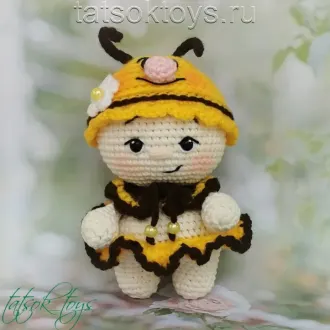 Куколка в костюме пчелки